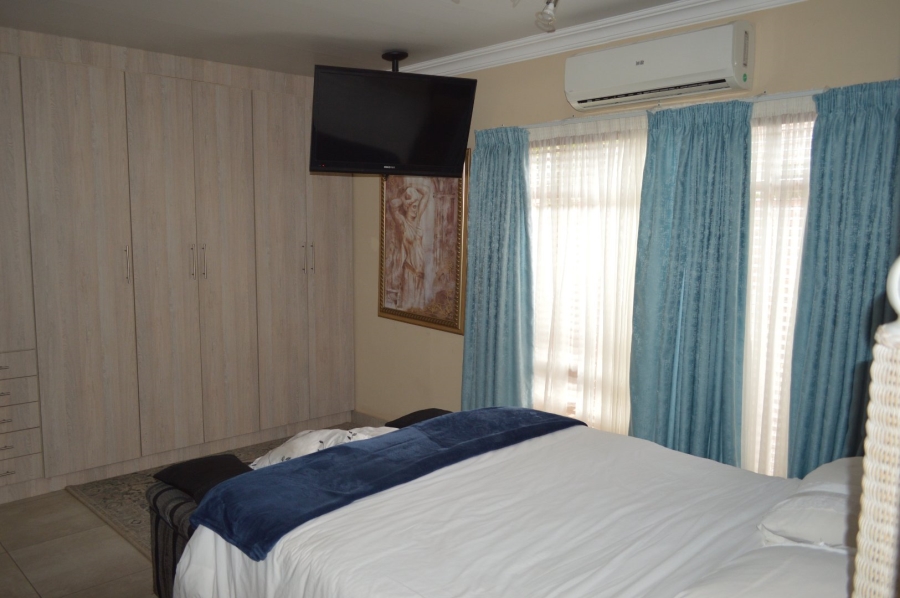 4 Bedroom Property for Sale in Flimieda North West